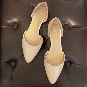 Cream Flats | Apt. 9